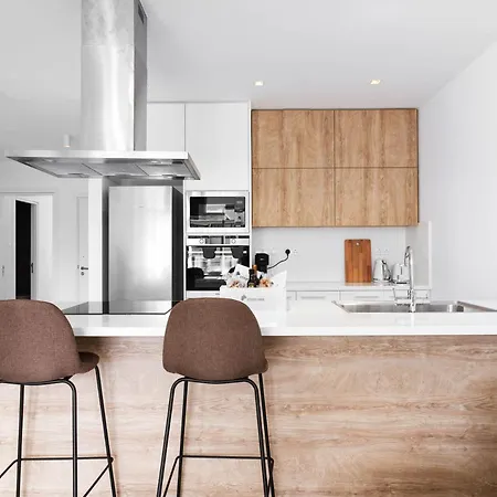 3-bedroom To Rent Apartment *