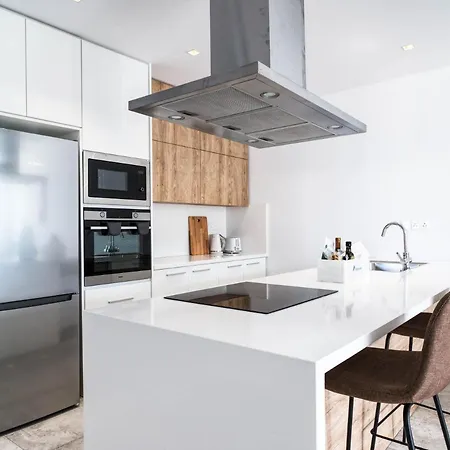 3-bedroom To Rent Apartament